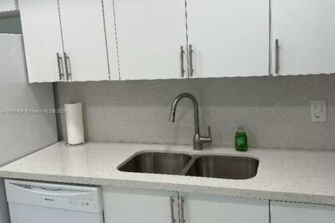 Снять в аренду кондоминиум в Санни-Айлс-Бич, Флорида 1 спальня, 65.5м2, № 2015466 - фото 14