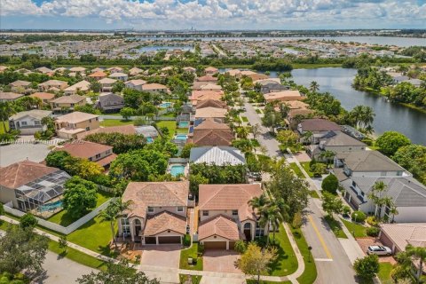 Villa ou maison à vendre à Miramar, Floride: 4 chambres, 332.5 m2 № 1941958 - photo 14