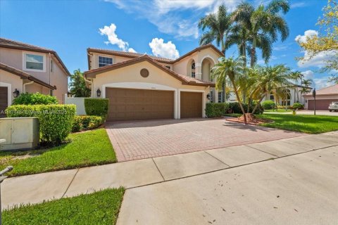 Villa ou maison à vendre à Miramar, Floride: 4 chambres, 332.5 m2 № 1941958 - photo 3