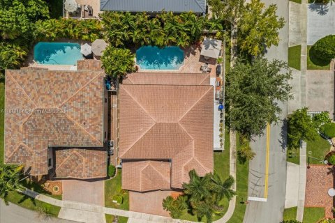 Villa ou maison à vendre à Miramar, Floride: 4 chambres, 332.5 m2 № 1941958 - photo 10
