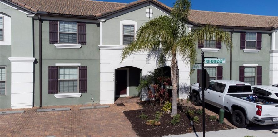 Townhouse in Davenport, Florida 5 bedrooms, 192.87 sq.m. № 1509094
