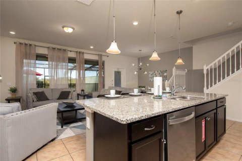Townhouse in Davenport, Florida 5 bedrooms, 192.87 sq.m. № 1509094 - photo 16