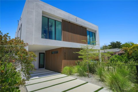 Villa ou maison à Miami, Floride 3 chambres, 155.7 m2 № 2060199