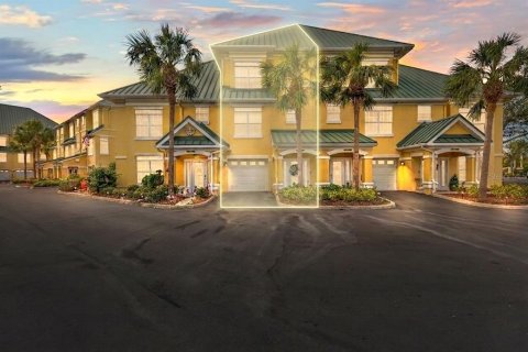 Townhouse in Apollo Beach, Florida 4 bedrooms, 275.73 sq.m. № 2316493 - photo 2