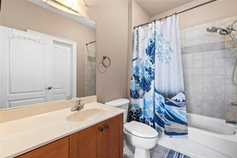 Townhouse in Apollo Beach, Florida 4 bedrooms, 275.73 sq.m. № 2316493 - photo 21