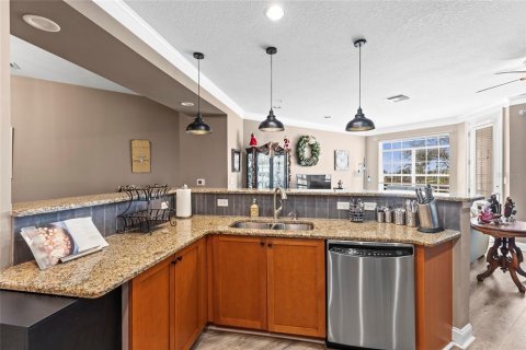 Townhouse in Apollo Beach, Florida 4 bedrooms, 275.73 sq.m. № 2316493 - photo 4