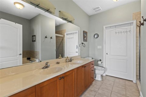 Townhouse in Apollo Beach, Florida 4 bedrooms, 275.73 sq.m. № 2316493 - photo 14