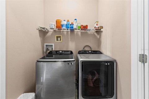 Townhouse in Apollo Beach, Florida 4 bedrooms, 275.73 sq.m. № 2316493 - photo 29