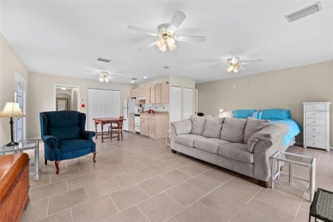House in Ruskin, Florida 3 bedrooms, 299.15 sq.m. № 1903537 - photo 25