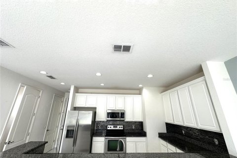 Touwnhouse à louer à Orlando, Floride: 3 chambres, 165.27 m2 № 2395608 - photo 11
