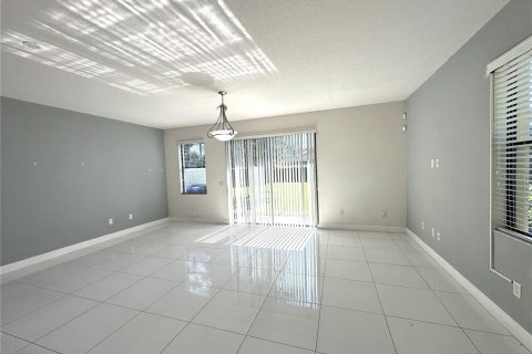 Touwnhouse à louer à Orlando, Floride: 3 chambres, 165.27 m2 № 2395608 - photo 8