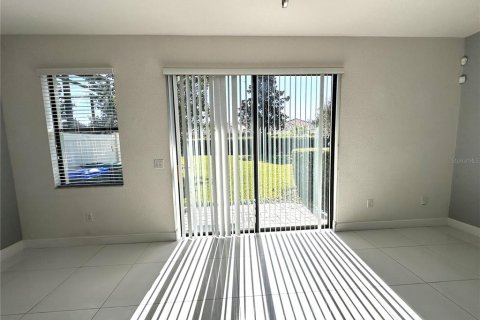 Touwnhouse à louer à Orlando, Floride: 3 chambres, 165.27 m2 № 2395608 - photo 6
