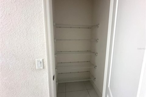 Touwnhouse à louer à Orlando, Floride: 3 chambres, 165.27 m2 № 2395608 - photo 18