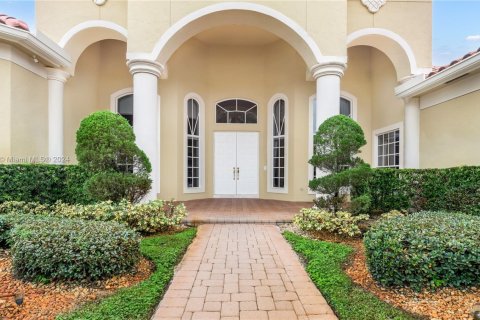 House in Davie, Florida 5 bedrooms, 377.74 sq.m. № 1703337 - photo 2