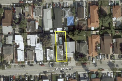 Commercial property in Miami, Florida 164.53 sq.m. № 1892337 - photo 8