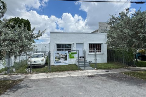 Купить коммерческую недвижимость в Майами, Флорида 164.53м2, № 1892337 - фото 14