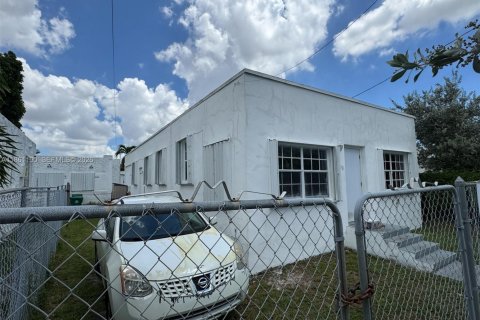 Купить коммерческую недвижимость в Майами, Флорида 164.53м2, № 1892337 - фото 15