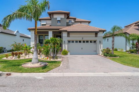 House in Ruskin, Florida 4 bedrooms, 270.62 sq.m. № 1684516 - photo 1