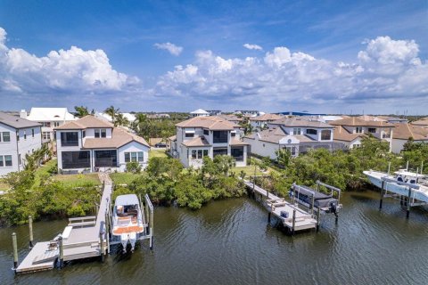 House in Ruskin, Florida 4 bedrooms, 270.62 sq.m. № 1684516 - photo 3