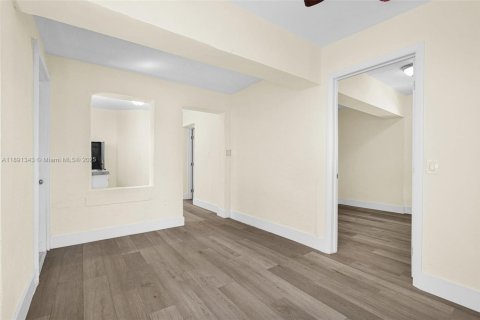 Снять в аренду виллу или дом в Майами, Флорида 3 спальни, 158.77м2, № 1945419 - фото 30