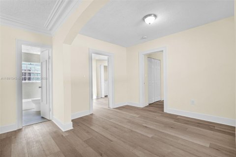 Снять в аренду виллу или дом в Майами, Флорида 3 спальни, 158.77м2, № 1945419 - фото 12