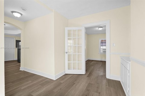 Снять в аренду виллу или дом в Майами, Флорида 3 спальни, 158.77м2, № 1945419 - фото 25