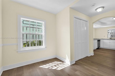 Снять в аренду виллу или дом в Майами, Флорида 3 спальни, 158.77м2, № 1945419 - фото 24