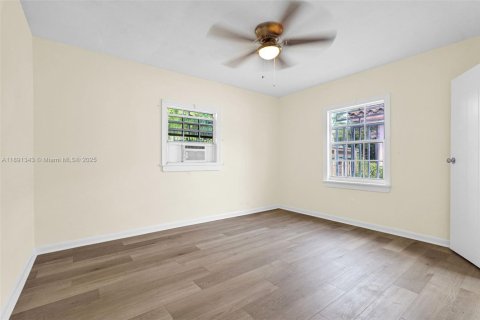 Снять в аренду виллу или дом в Майами, Флорида 3 спальни, 158.77м2, № 1945419 - фото 18