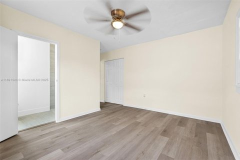 Снять в аренду виллу или дом в Майами, Флорида 3 спальни, 158.77м2, № 1945419 - фото 20