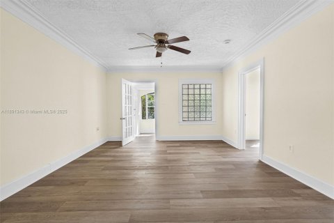 Снять в аренду виллу или дом в Майами, Флорида 3 спальни, 158.77м2, № 1945419 - фото 15