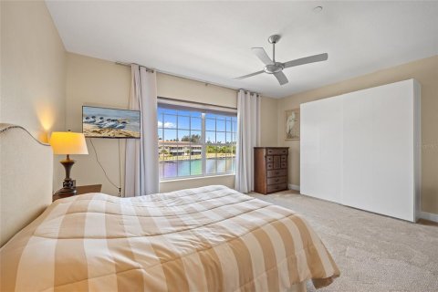 Townhouse in Punta Gorda, Florida 3 bedrooms, 195.47 sq.m. № 1675372 - photo 29