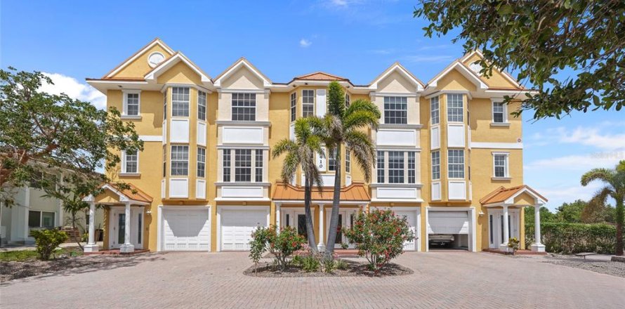 Townhouse in Punta Gorda, Florida 3 bedrooms, 195.47 sq.m. № 1675372