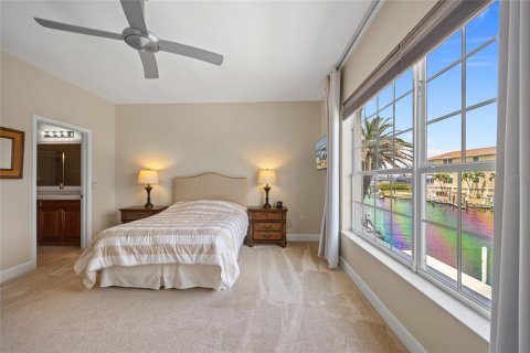 Townhouse in Punta Gorda, Florida 3 bedrooms, 195.47 sq.m. № 1675372 - photo 28