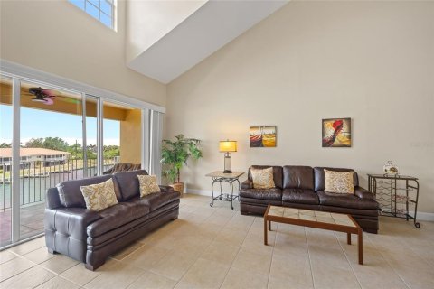 Townhouse in Punta Gorda, Florida 3 bedrooms, 195.47 sq.m. № 1675372 - photo 15