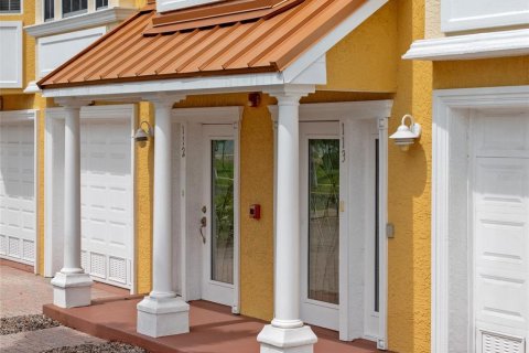 Townhouse in Punta Gorda, Florida 3 bedrooms, 195.47 sq.m. № 1675372 - photo 5