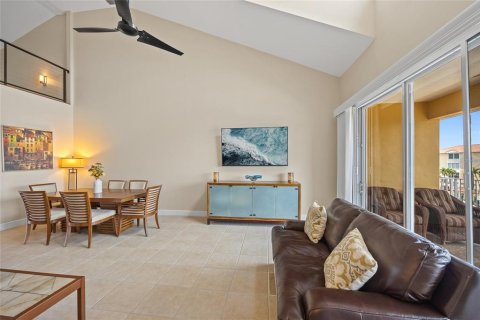 Townhouse in Punta Gorda, Florida 3 bedrooms, 195.47 sq.m. № 1675372 - photo 16