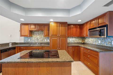 Townhouse in Punta Gorda, Florida 3 bedrooms, 195.47 sq.m. № 1675372 - photo 8