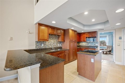 Townhouse in Punta Gorda, Florida 3 bedrooms, 195.47 sq.m. № 1675372 - photo 10