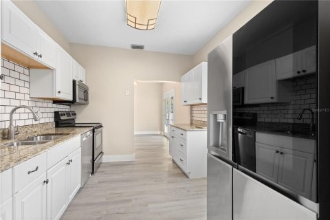Villa ou maison à vendre à Bradenton, Floride: 4 chambres, 187.11 m2 № 1789281 - photo 9