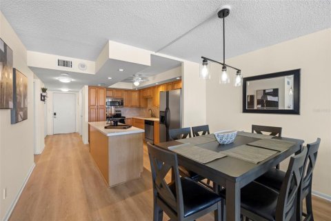 Condo in Saint Pete Beach, Florida, 3 bedrooms  № 1777129 - photo 19