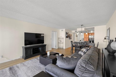 Condo in Saint Pete Beach, Florida, 3 bedrooms  № 1777129 - photo 14