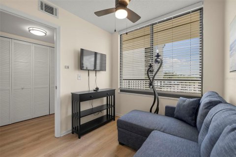 Condo in Saint Pete Beach, Florida, 3 bedrooms  № 1777129 - photo 6