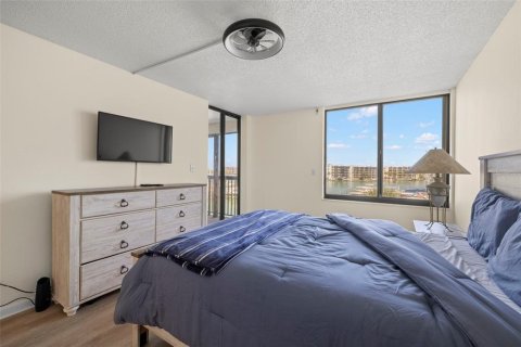 Condo in Saint Pete Beach, Florida, 3 bedrooms  № 1777129 - photo 11