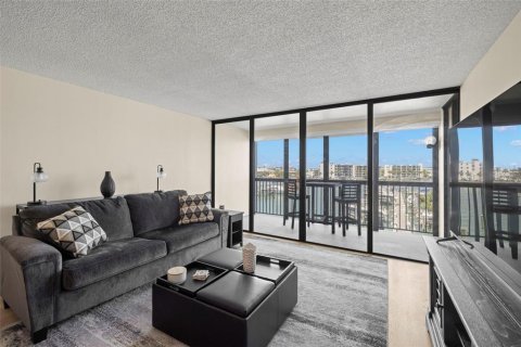 Condo in Saint Pete Beach, Florida, 3 bedrooms  № 1777129 - photo 4