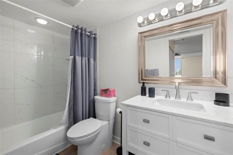 Condo in Saint Pete Beach, Florida, 3 bedrooms  № 1777129 - photo 15