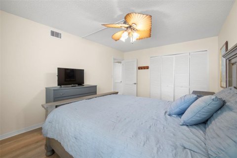 Condo in Saint Pete Beach, Florida, 3 bedrooms  № 1777129 - photo 8