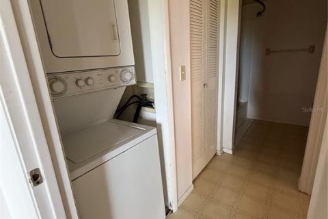 Condo in Winter Haven, Florida, 2 bedrooms  № 2387729 - photo 13