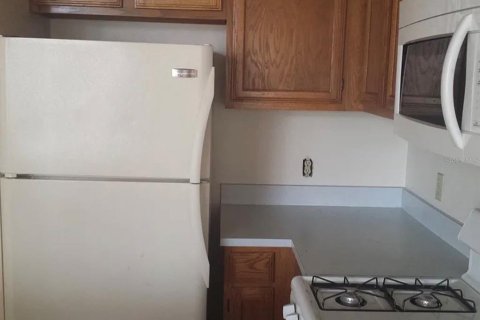 Condo in Winter Haven, Florida, 2 bedrooms  № 2387729 - photo 4