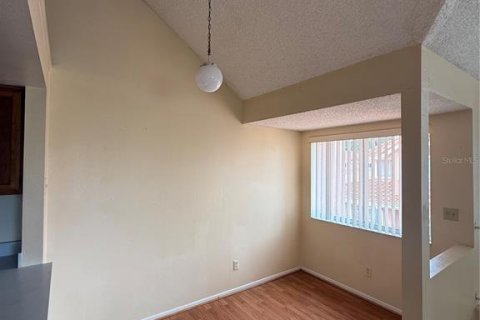 Condo in Winter Haven, Florida, 2 bedrooms  № 2387729 - photo 10