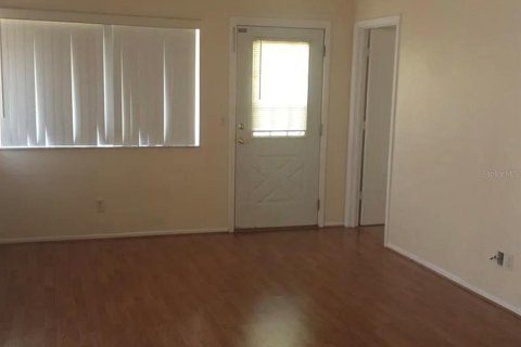 Condo in Winter Haven, Florida, 2 bedrooms  № 2387729 - photo 7